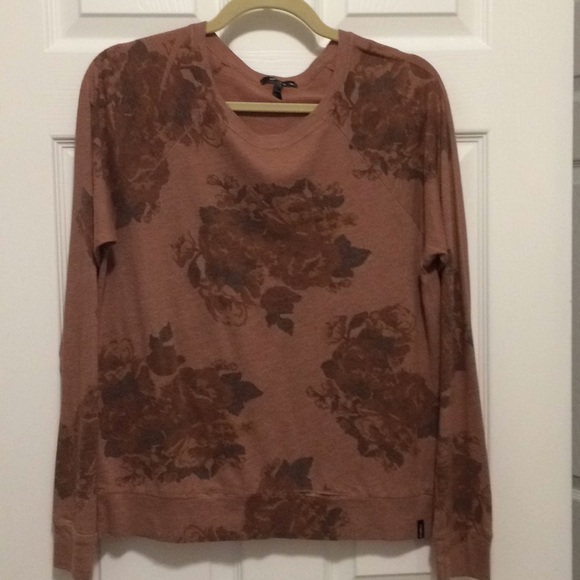 O'Neill Tops - Maroon O’Neill t shirt